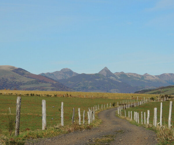 Le plateau des Huttes vers Vernet en face