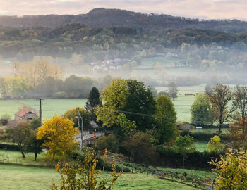 Matin d'automne à la fenêtre